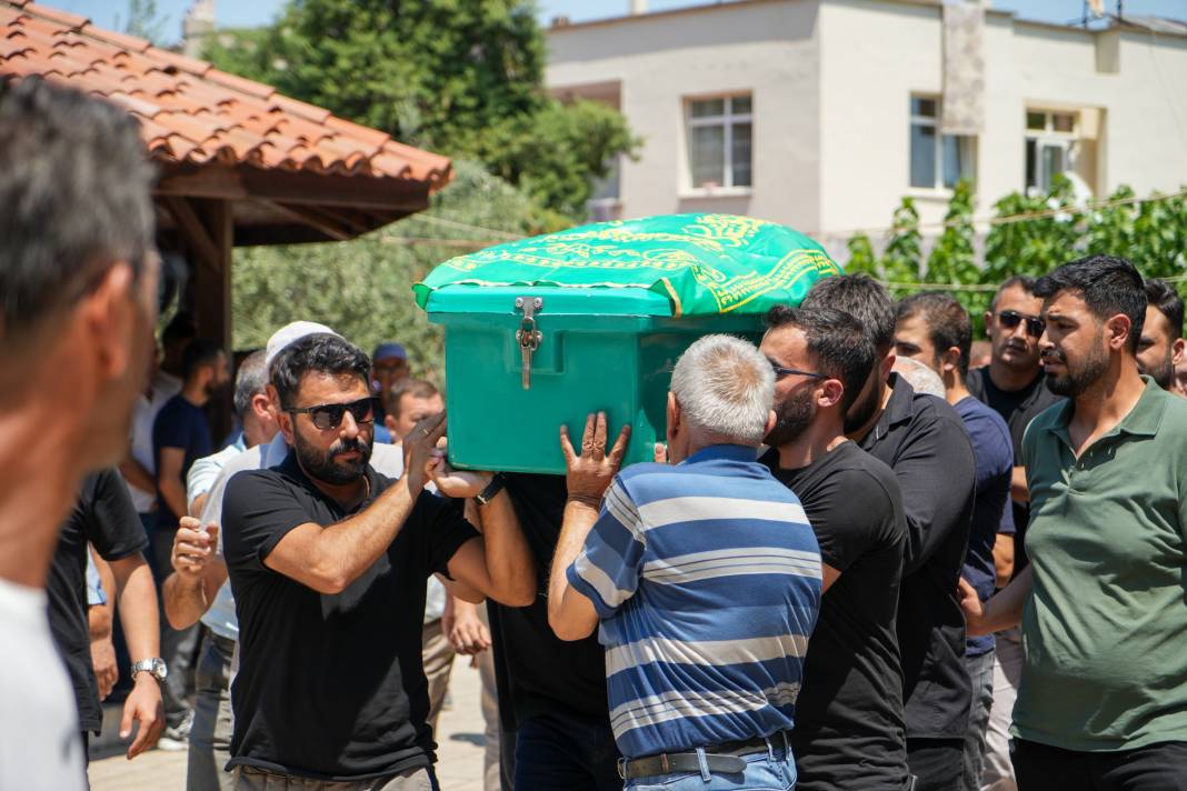 Gabar Dağı'nda ölen mühendise son veda! Petrol sahasında sondaj kulesi devrilmişti 17